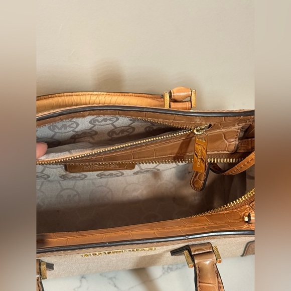 Michael Kors Harper Canvas Two Toned Satchel Shoulder Bag - Picture 11 of 16